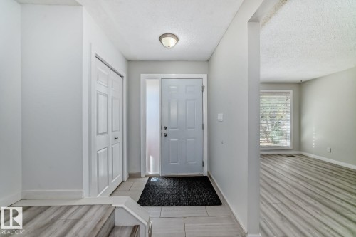 10936 Beaumaris Road, Edmonton, AB - Indoor Photo Showing Other Room