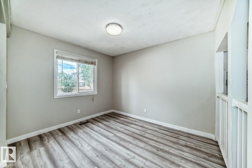 10936 Beaumaris Road, Edmonton, AB - Indoor Photo Showing Other Room