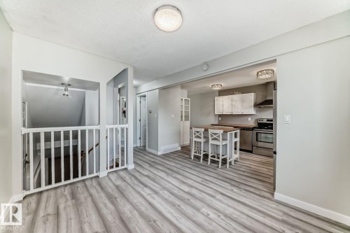 10936 Beaumaris Road, Edmonton, AB - Indoor