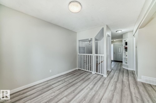10936 Beaumaris Road, Edmonton, AB - Indoor Photo Showing Other Room