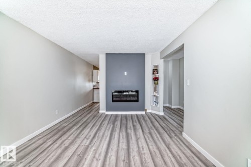 10936 Beaumaris Road, Edmonton, AB - Indoor