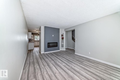 10936 Beaumaris Road, Edmonton, AB - Indoor