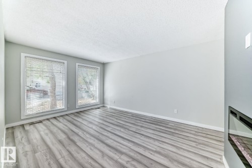 10936 Beaumaris Road, Edmonton, AB - Indoor Photo Showing Other Room