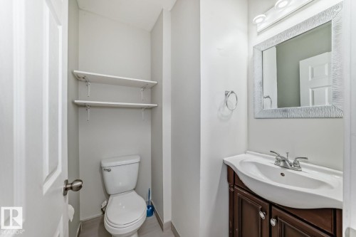 10936 Beaumaris Road, Edmonton, AB - Indoor Photo Showing Bathroom