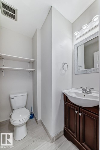 10936 Beaumaris Road, Edmonton, AB - Indoor Photo Showing Bathroom