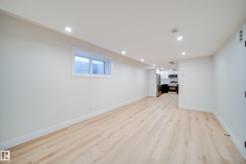 10649 81 Street, Edmonton, AB - Indoor