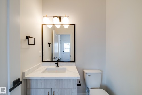 10649 81 Street, Edmonton, AB - Indoor Photo Showing Bathroom