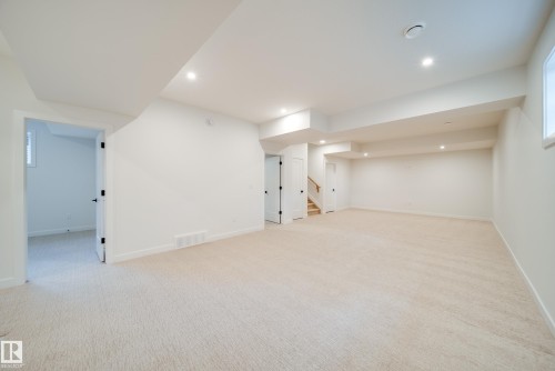 6003 111 Avenue, Edmonton, AB - Indoor