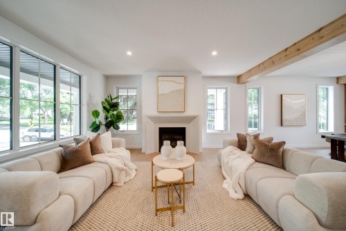 6003 111 Avenue, Edmonton, AB - Indoor Photo Showing Living Room