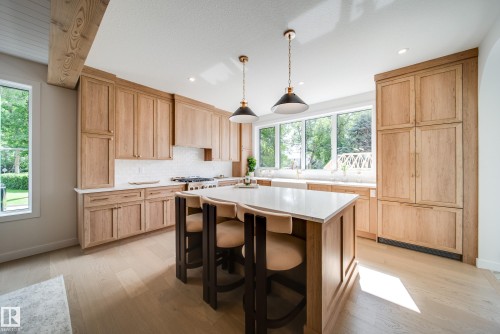 6003 111 Avenue, Edmonton, AB - Indoor