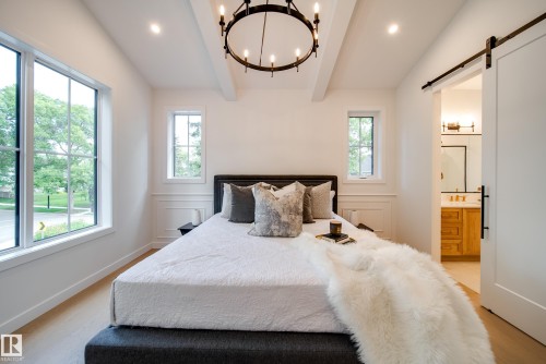 6003 111 Avenue, Edmonton, AB - Indoor Photo Showing Bedroom