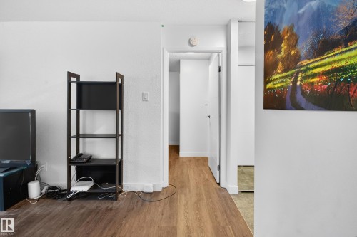 602 9916 113 Street, Edmonton, AB - Indoor Photo Showing Other Room