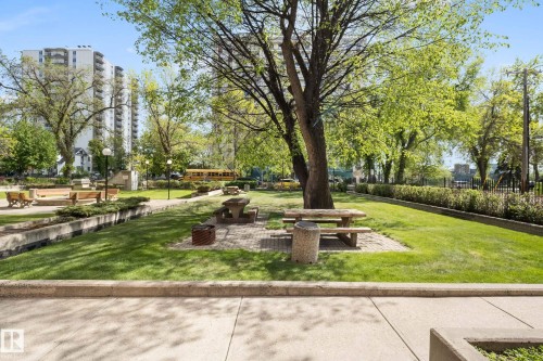 602 9916 113 Street, Edmonton, AB - Outdoor