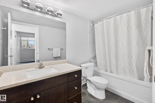 602 9916 113 Street, Edmonton, AB - Indoor Photo Showing Bathroom