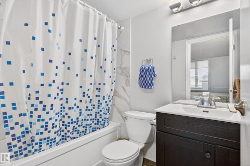 602 9916 113 Street, Edmonton, AB - Indoor Photo Showing Bathroom