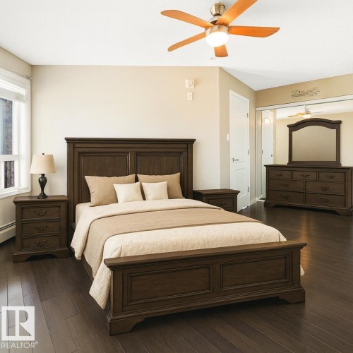 7330 7327 South Terwillegar Drive, Edmonton, AB - Indoor Photo Showing Bedroom