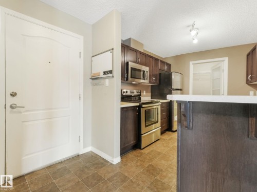 7330 7327 South Terwillegar Drive, Edmonton, AB - Indoor Photo Showing Kitchen