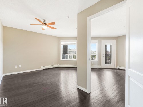7330 7327 South Terwillegar Drive, Edmonton, AB - Indoor Photo Showing Other Room