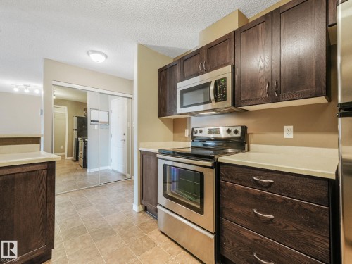 7330 7327 South Terwillegar Drive, Edmonton, AB - Indoor Photo Showing Kitchen With Stainless Steel Kitchen