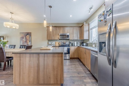 1312 74 Street, Edmonton, AB - Indoor Photo Showing Kitchen With Upgraded Kitchen