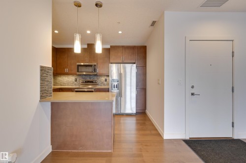 806 10238 103 Street, Edmonton, AB - Indoor Photo Showing Kitchen