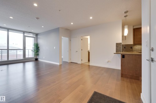 806 10238 103 Street, Edmonton, AB - Indoor