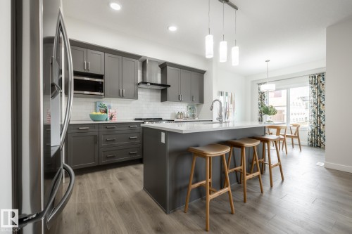 11 Gable Common, Spruce Grove, AB - Indoor Photo Showing Kitchen With Upgraded Kitchen