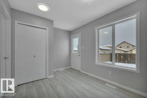 2338 29A Avenue, Edmonton, AB - Indoor Photo Showing Other Room