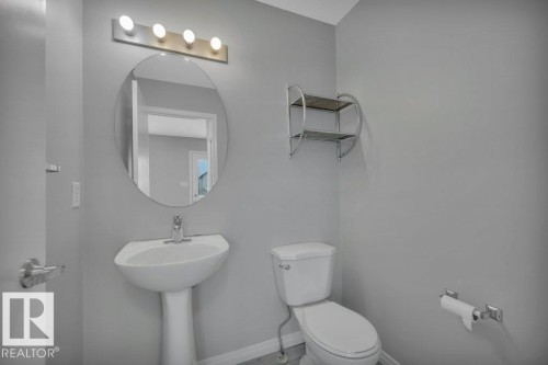 2338 29A Avenue, Edmonton, AB - Indoor Photo Showing Bathroom
