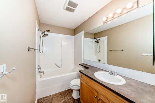 48 150 Edwards Drive, Edmonton, AB - Indoor Photo Showing Bathroom