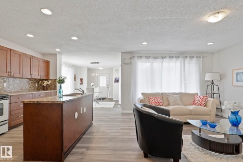 11918 68 Street, Edmonton, AB - Indoor