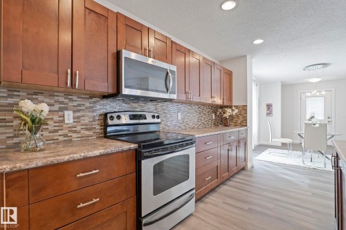 11918 68 Street, Edmonton, AB - Indoor Photo Showing Kitchen With Upgraded Kitchen