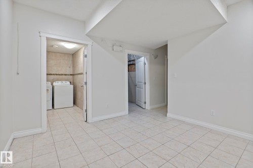 11918 68 Street, Edmonton, AB - Indoor