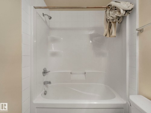 317 12650 142 Avenue, Edmonton, AB - Indoor Photo Showing Bathroom