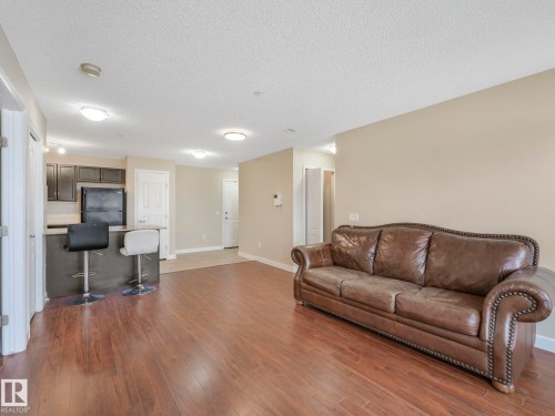 317 12650 142 Avenue, Edmonton, AB - Indoor Photo Showing Living Room