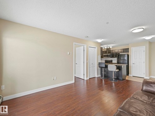 317 12650 142 Avenue, Edmonton, AB - Indoor Photo Showing Living Room