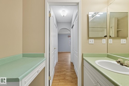 #102 35 Sir Winston Churchill Avenue, St. Albert, AB - Indoor Photo Showing Bathroom