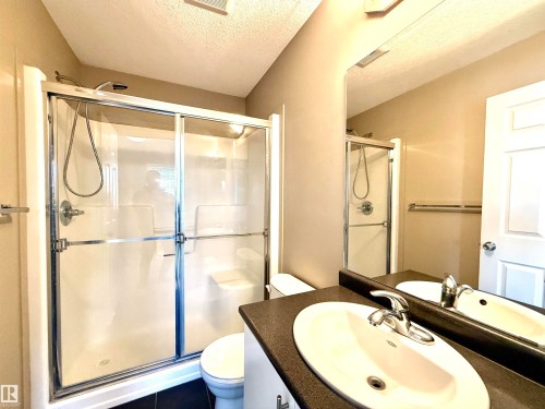 1641 Towne Centre Boulevard, Edmonton, AB - Indoor Photo Showing Bathroom