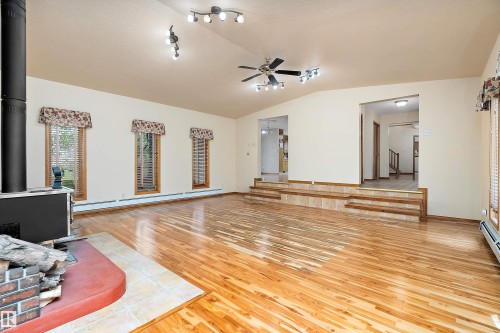 240028 Twp 460, Rural Wetaskiwin County, AB - Indoor Photo Showing Other Room