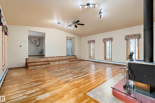 240028 Twp 460, Rural Wetaskiwin County, AB - Indoor Photo Showing Other Room