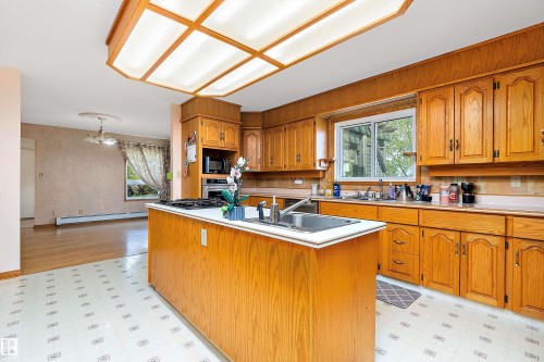 240028 Twp 460, Rural Wetaskiwin County, AB - Indoor Photo Showing Kitchen With Double Sink
