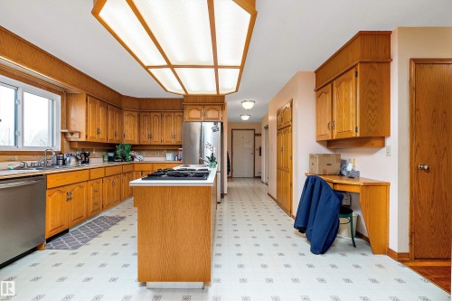 240028 Twp 460, Rural Wetaskiwin County, AB - Indoor Photo Showing Kitchen With Double Sink
