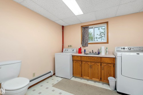 240028 Twp 460, Rural Wetaskiwin County, AB - Indoor Photo Showing Laundry Room