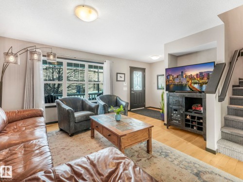 5213 2A Avenue, Edmonton, AB - Indoor Photo Showing Living Room