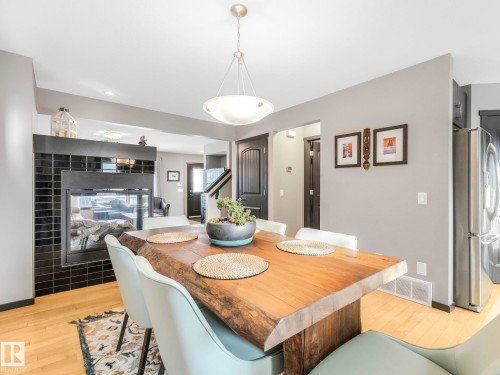 5213 2A Avenue, Edmonton, AB - Indoor Photo Showing Dining Room