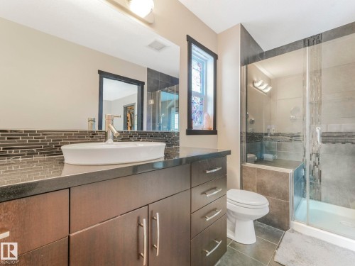 5213 2A Avenue, Edmonton, AB - Indoor Photo Showing Bathroom