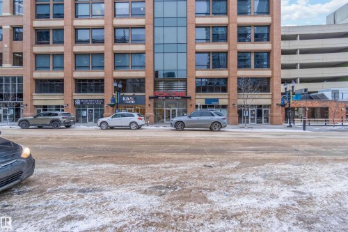 602 10226 104 Street, Edmonton, AB - Outdoor