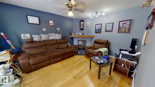 4710 56 Avenue, Bruderheim, AB - Indoor