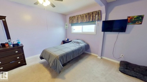 4710 56 Avenue, Bruderheim, AB - Indoor Photo Showing Bedroom