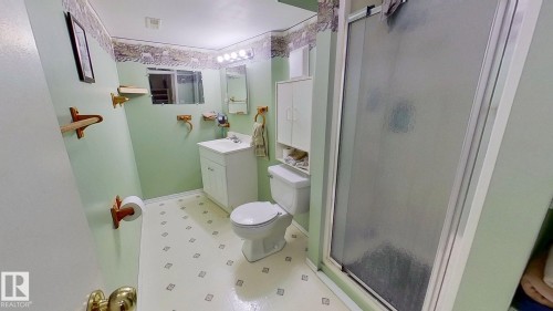 4710 56 Avenue, Bruderheim, AB - Indoor Photo Showing Bathroom